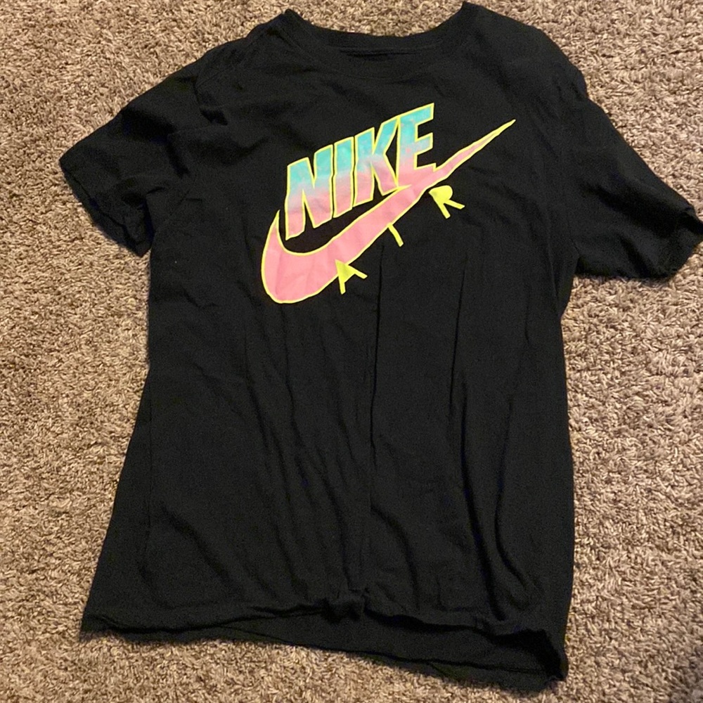Men’s Medium Nike Graphic Tee